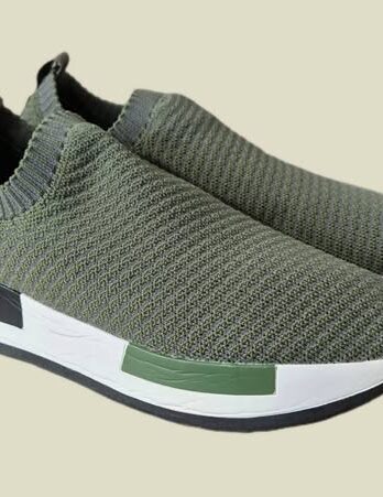 Sneakers “ Bata “ Größe 41 in Olivgrün/Textil