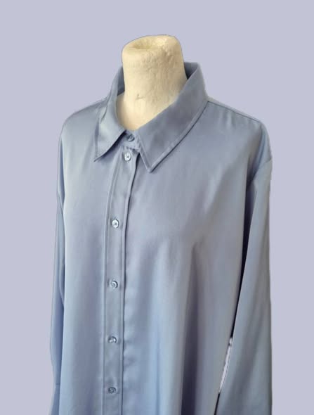 Bluse " Comma " Größe 48/50 in Hellblau – Bild 2