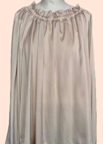 Bluse “ Made in Italy “ Größe 42 in Creme/Satin