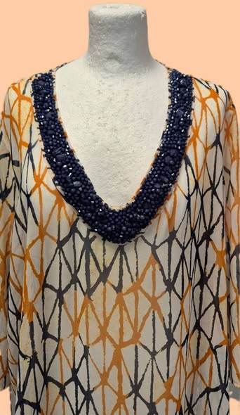 Tunikabluse " Madeleine " Größe 46 in Blau/Orange/Beige bestickt Viscose – Bild 2