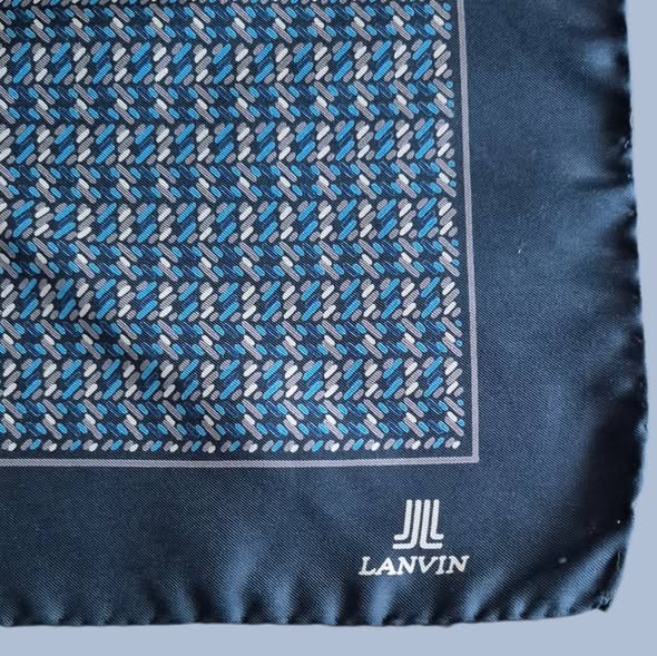 Einstecktuch " Lanvin " in Blau gemustert 100% Seide handgerollt – Bild 2