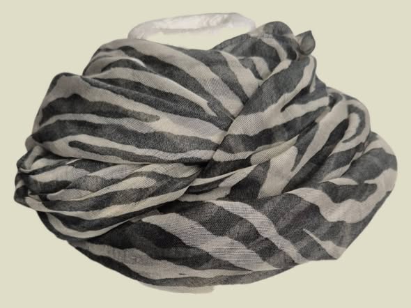 Loop " Esprit " in Khakigrün/Offwhite gemustert