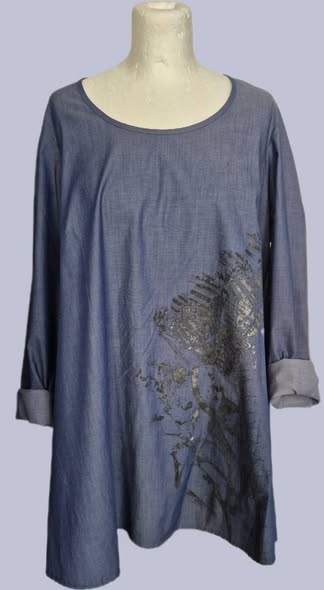 Bluse " Curvy " Größe OS (40-42/44) in Jeansblau/Print 100% Baumwolle