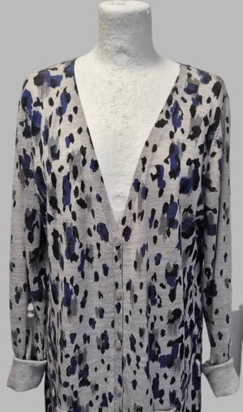 Longcardigan " Jette Joop " Größe 40/42 in Hellgrau/Schwarz/Royalblau/Animalprint gemustert 100% Merinowolle – Bild 2