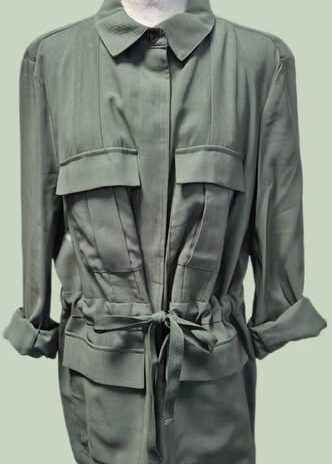 Blusenjacke “ Esprit “ Größe 42/44 in Salbeigrün