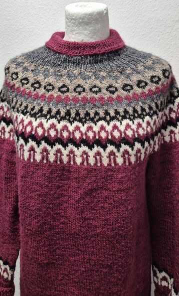 Pulli " Handarbeit " Größe 36/38 in Burgundy/Anthrazitgrau/Offwhite/Norwegermuster Wolle