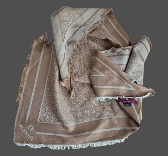 Dreieckstuch " Aigner " in Camel/Beige/Logoprint – Bild 2