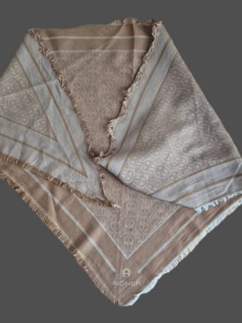 Dreieckstuch “ Aigner “ in Camel/Beige/Logoprint