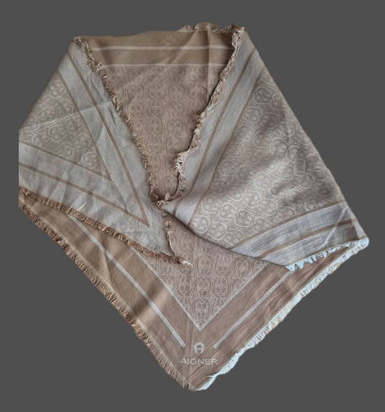 Dreieckstuch " Aigner " in Camel/Beige/Logoprint